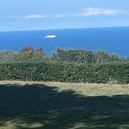 Konukevi Francesca *